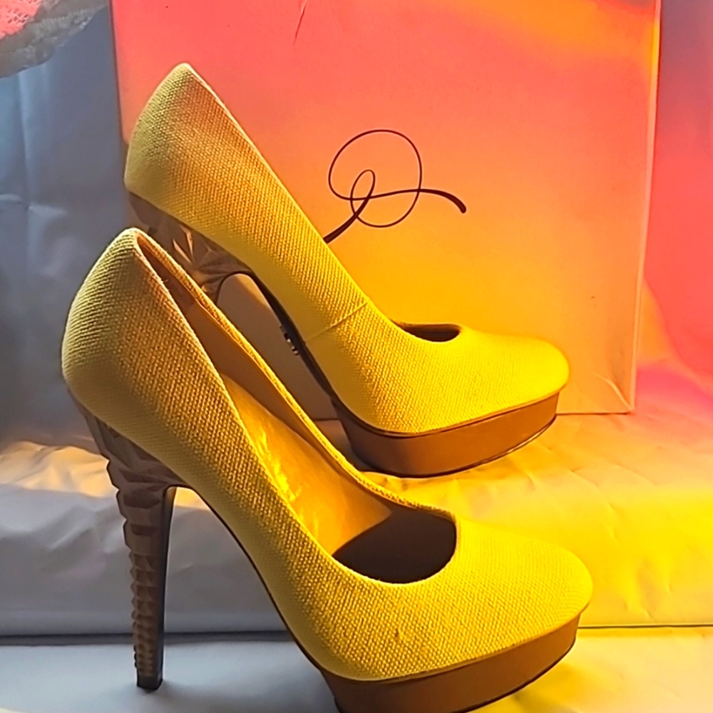 RACHEL ROY-KEEDAN yellow platform stilettos 8.5(w/original box)Perfect 4 summer!